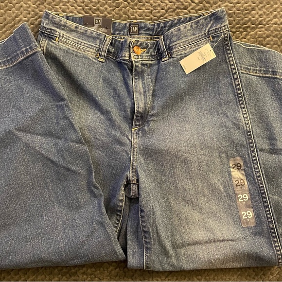 GAP Denim - NWT cropped Gap wide leg jeans. Size 29/8 with 26” inseam